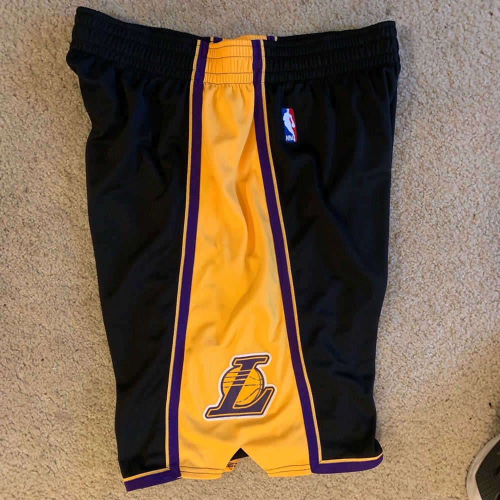 LAKER SHORT